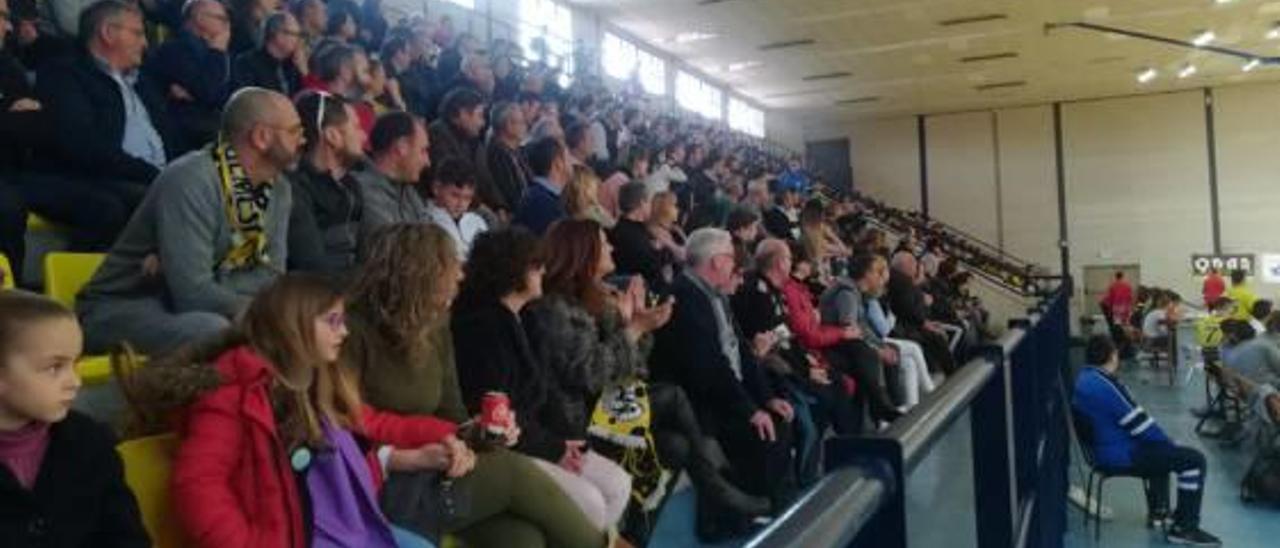 La afición colegial llevó en volandas a su equipo.