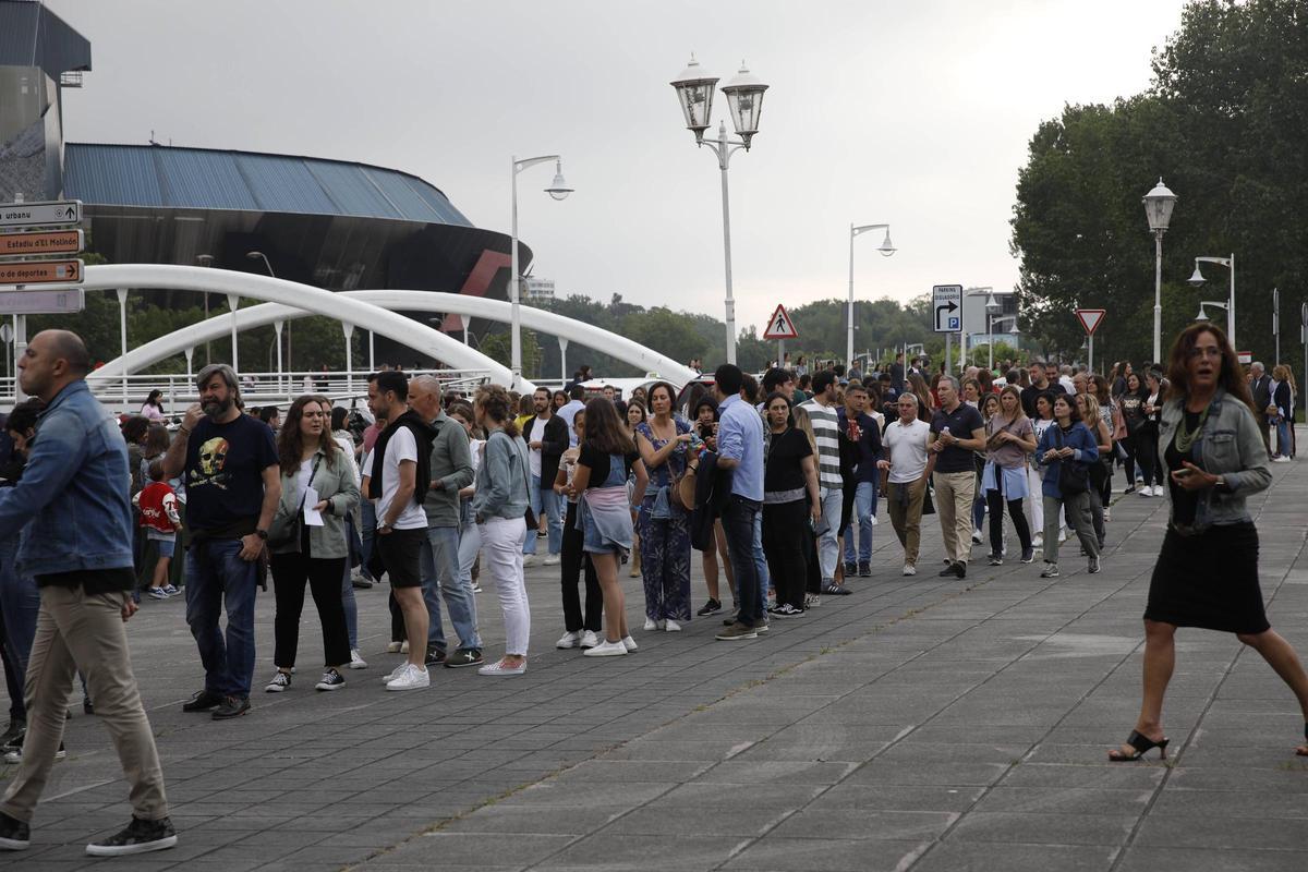 Hombres G desbordan Gijón con su concierto Hombres G desbordan Gijón con su concierto