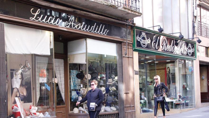 El establecimiento de Lucio Astudillo, cuando todavía estaba abierto el negocio, en la calle Renova. | J. F. (Archivo)