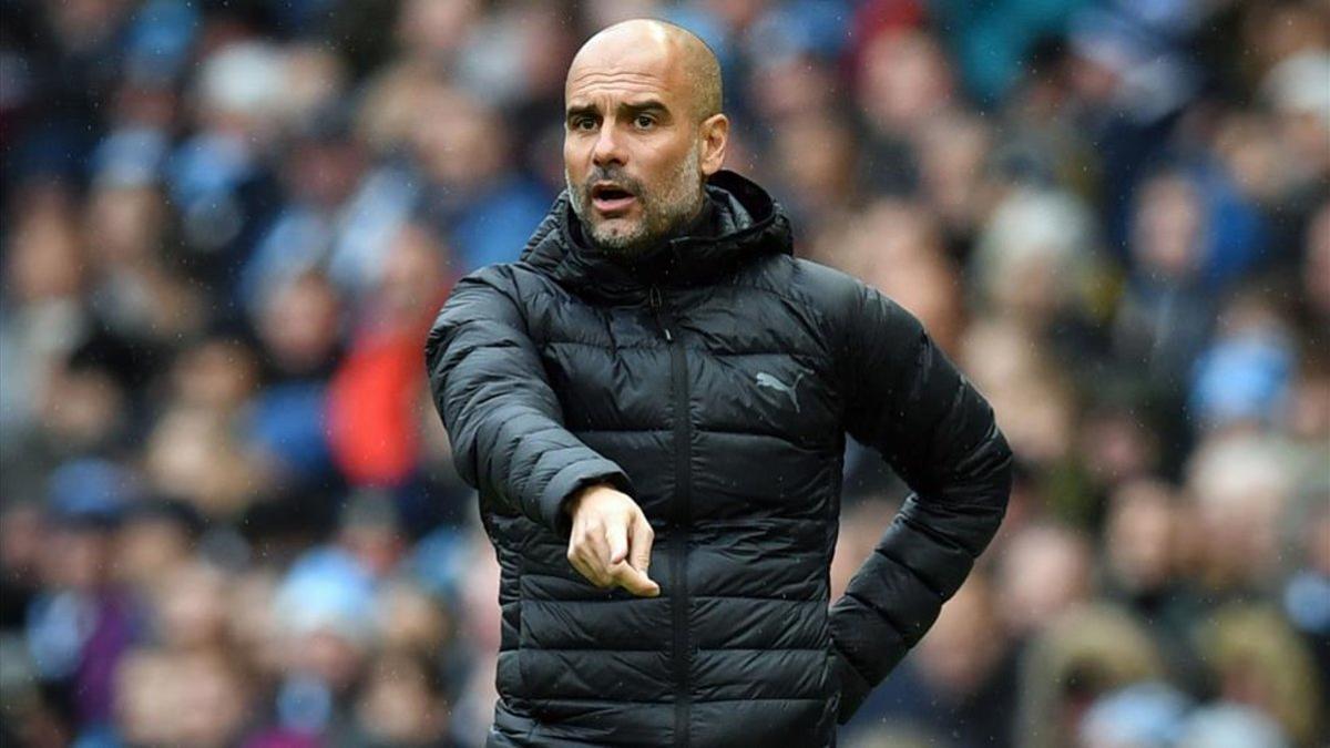 Pep Guardiola dirigiendo a su actual equipo, el Manchester City