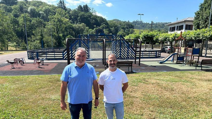 Siero, que ya cuenta con 68 áreas de juegos infantiles, adjudica la reforma del parque de La Pedrera de Lieres, que estará lista antes de acabar el año