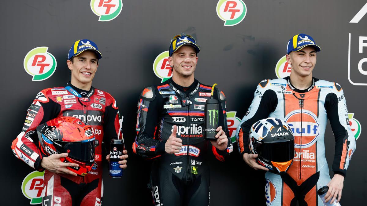 Marco Bezzecchi se llevó la 'pole' seguido de Marc Márquez y Raúl Fernández