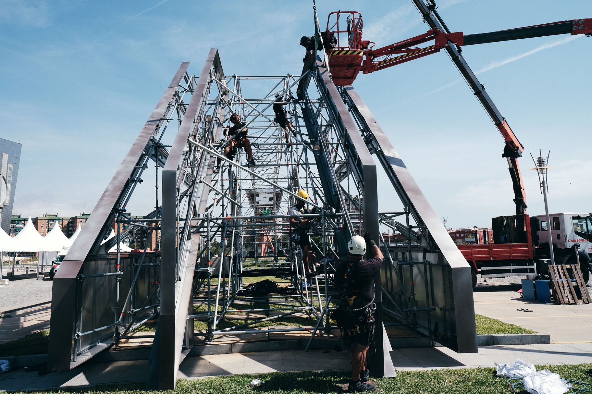 El Palacio de Ferias se transforma por dentro y por fuera para la San Diego Comic-Con de Málaga