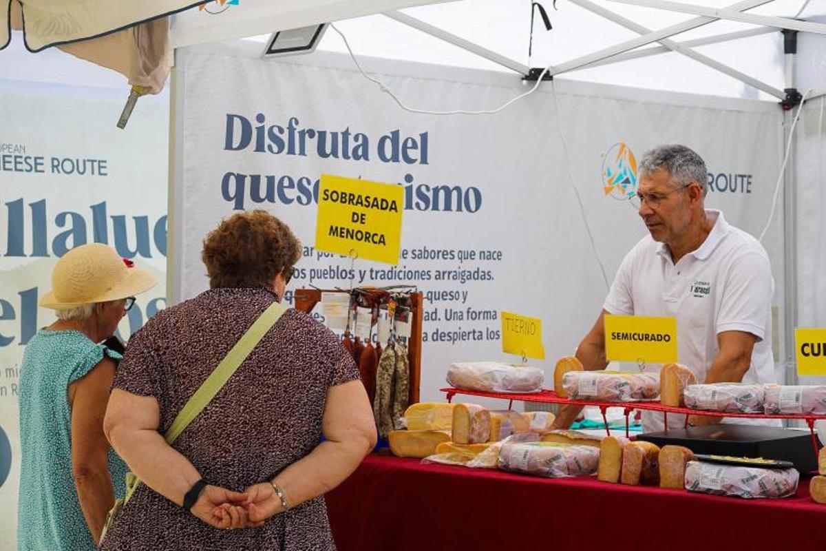 La Feria del Queso inunda las calles de Fuentasaúco La Feria del Queso inunda las calles de Fuentasaúco