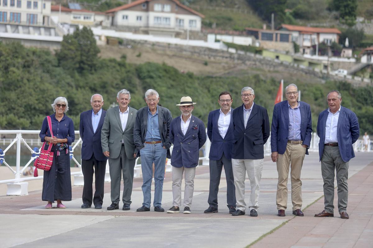 Ribadesella . Gran Hotel del Sella Comida rectores LNE estarán: Ignacio Villaverde, Juan Vázquez, Vicente Gotor, Santiago García Granda, Rafael Puyol, Juan López Arranz, Pepe Muñiz (por la Nebrija), Zulima Fernández y Jose Maria Peredo (catedrático de Comunicación y vicedecano de la Europea)