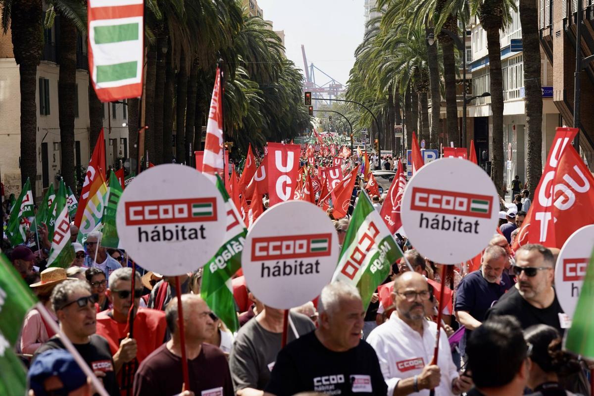 Manifestación del 1 de Mayo por las calles de la capital Manifestación del 1 de Mayo por las calles de la capital