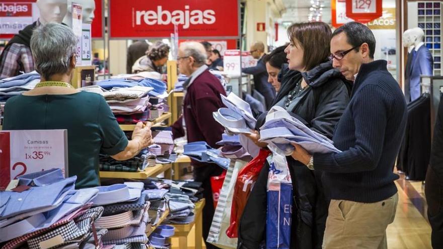 Extremadura creará 2.900 nuevos empleos durante las campañas de Navidad y rebajas