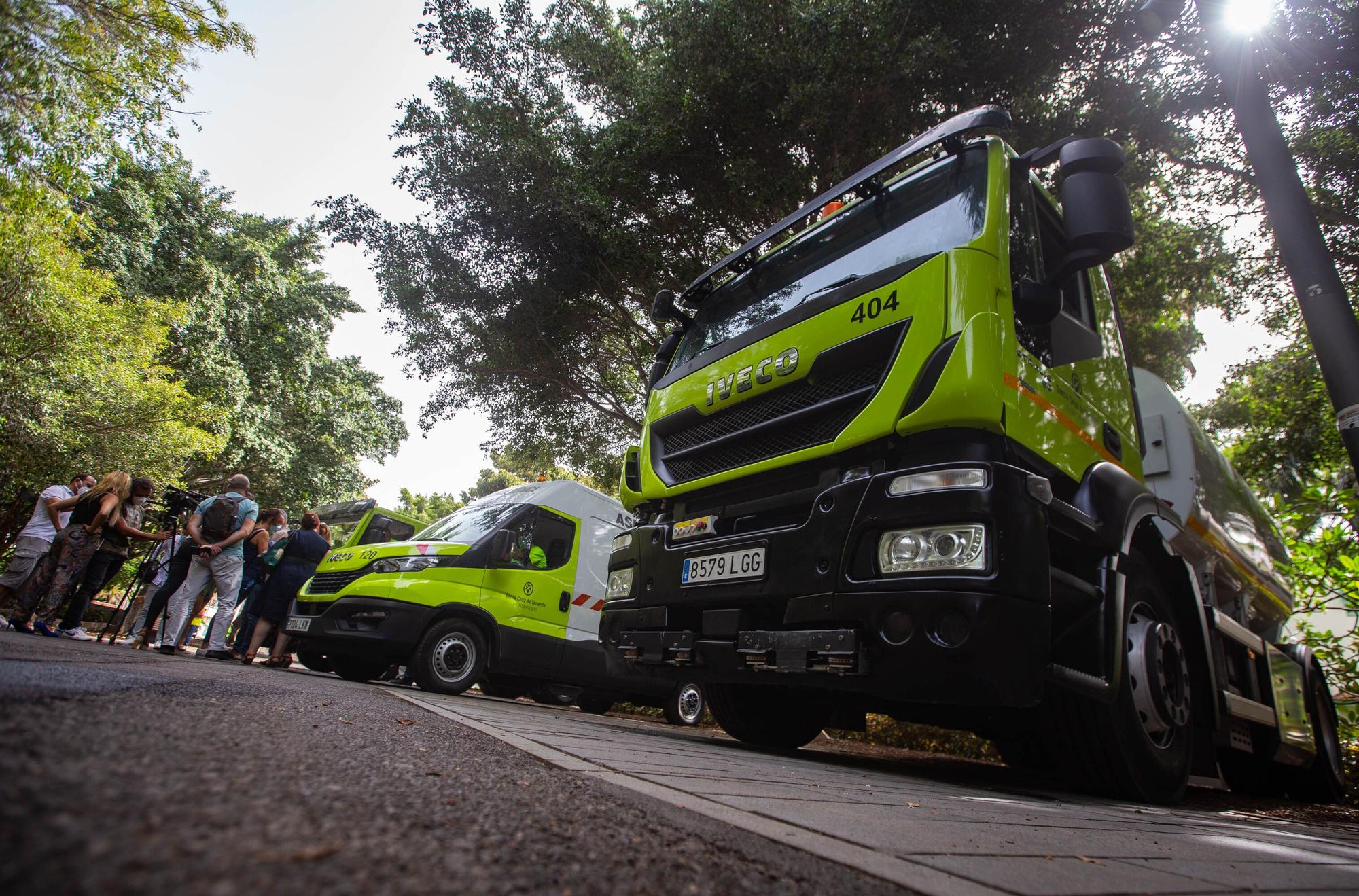 Presentación de los nuevos vehículos del servicio de limpieza municipal