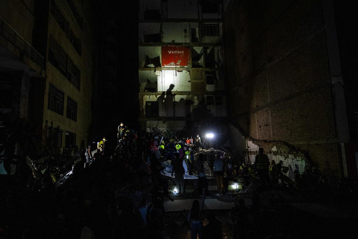 Colombia busca a supervivientes del terremoto