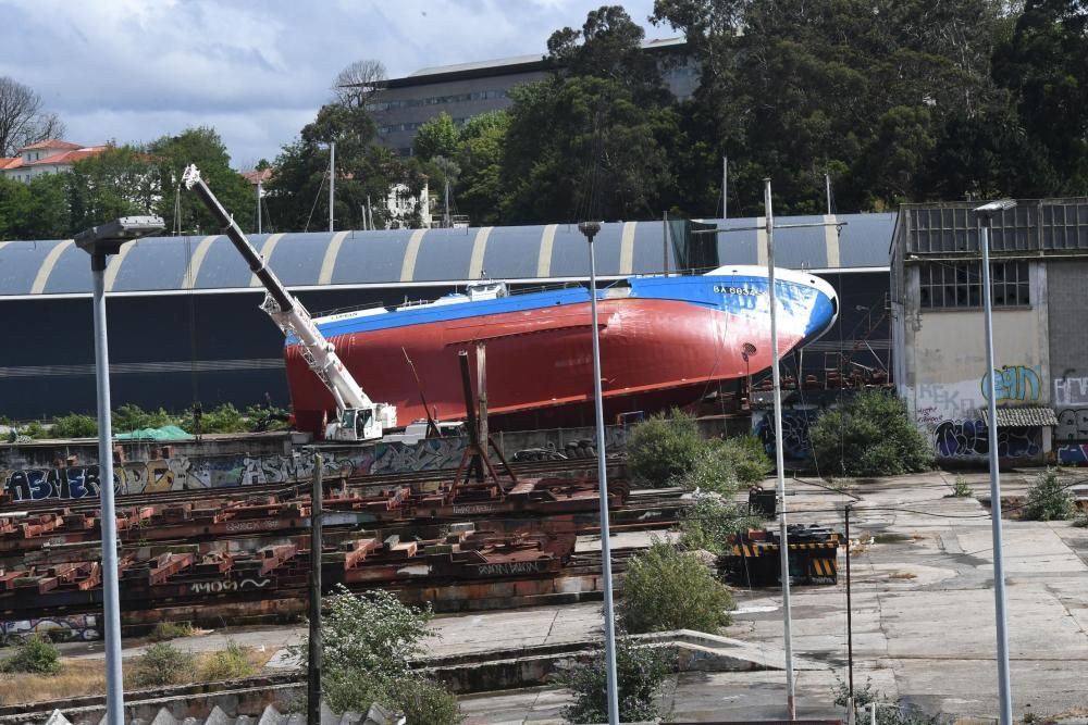 Varaderos Lazareto recuperará el barco volcado