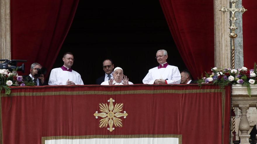 El papa imparte la bendición &#039;Urbi et Orbi&#039; en San Pedro