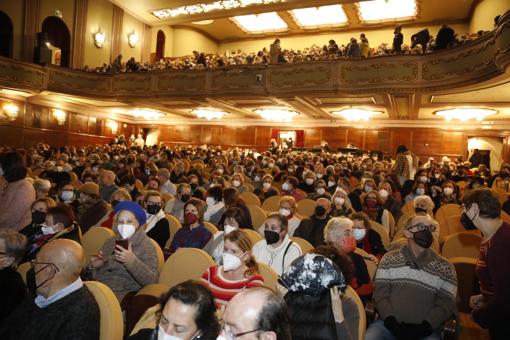 La actuación de Saras Baras en Gijón, que llenó el Jovellanos, en imágenes