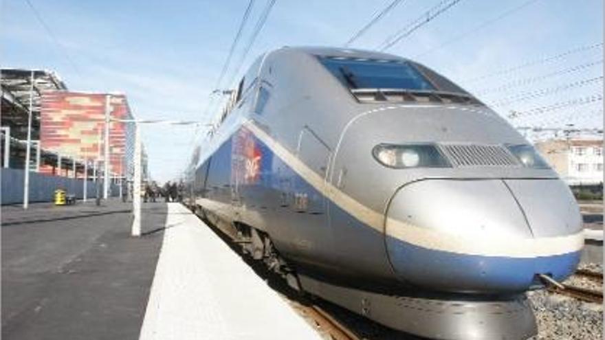 El primer tren d&#039;alta velocitat va sortir de Figueres el 19 de desembre de 2010.