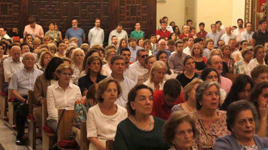 Unas 600 personas se congregan para rezar por las &quot;ofensas&quot; a la Virgen