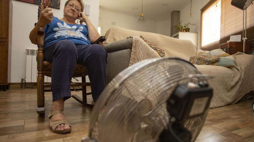 El calor extremo agota a los enfermos de esclerosis: &quot;Llevo desde junio sin pisar la calle&quot;