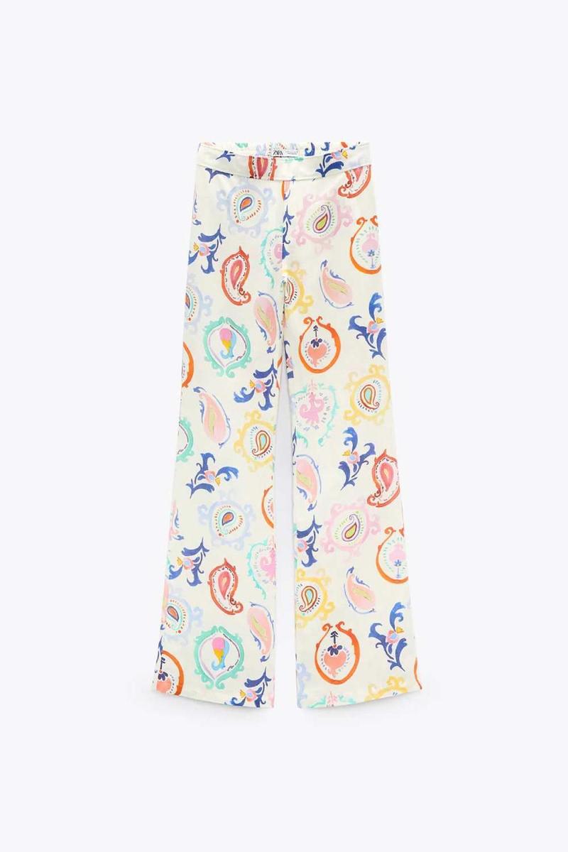 Pantalón con estampado de pañuelo de Zara