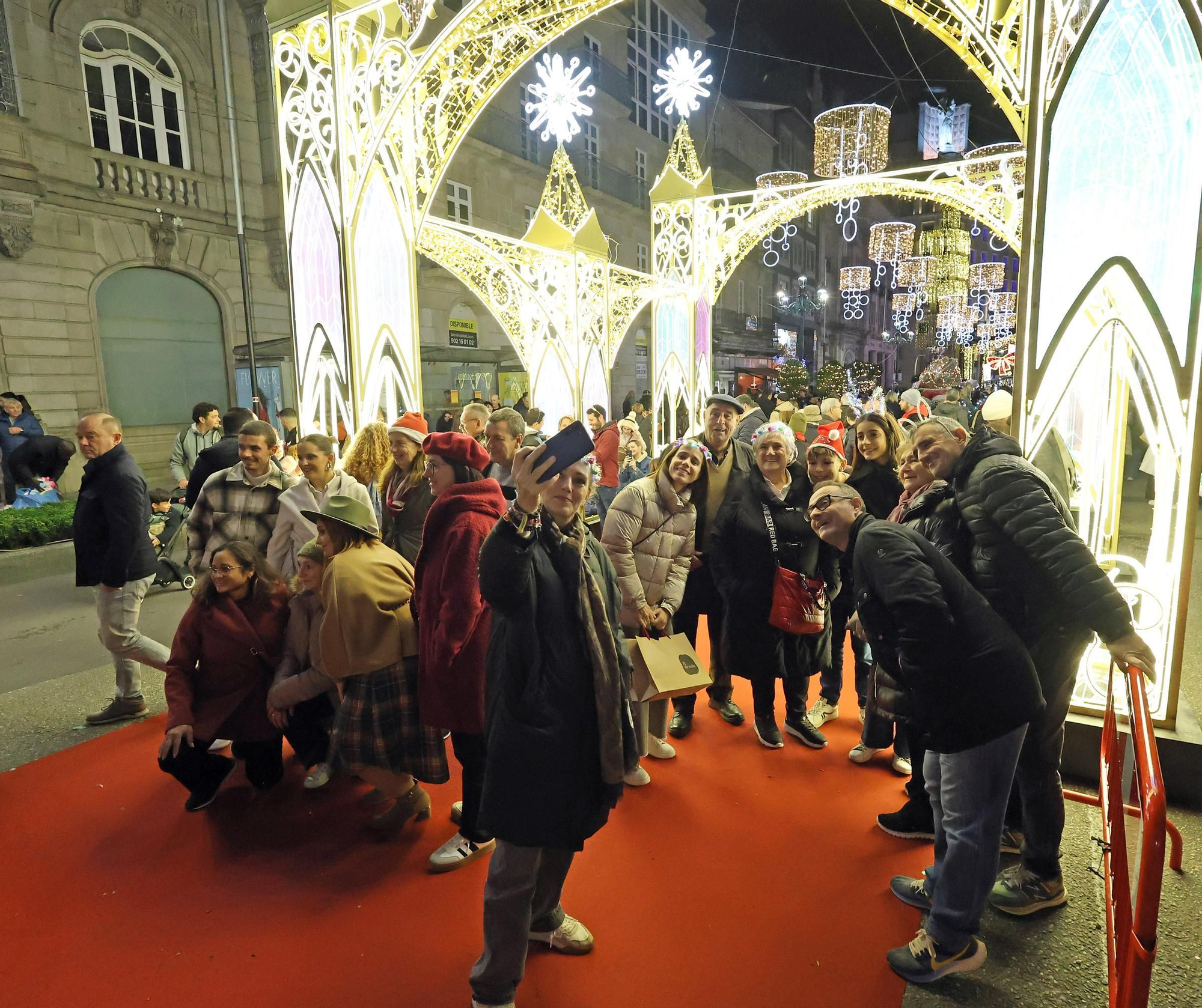 Las luces de Navidad atraen a miles de visitantes a Vigo