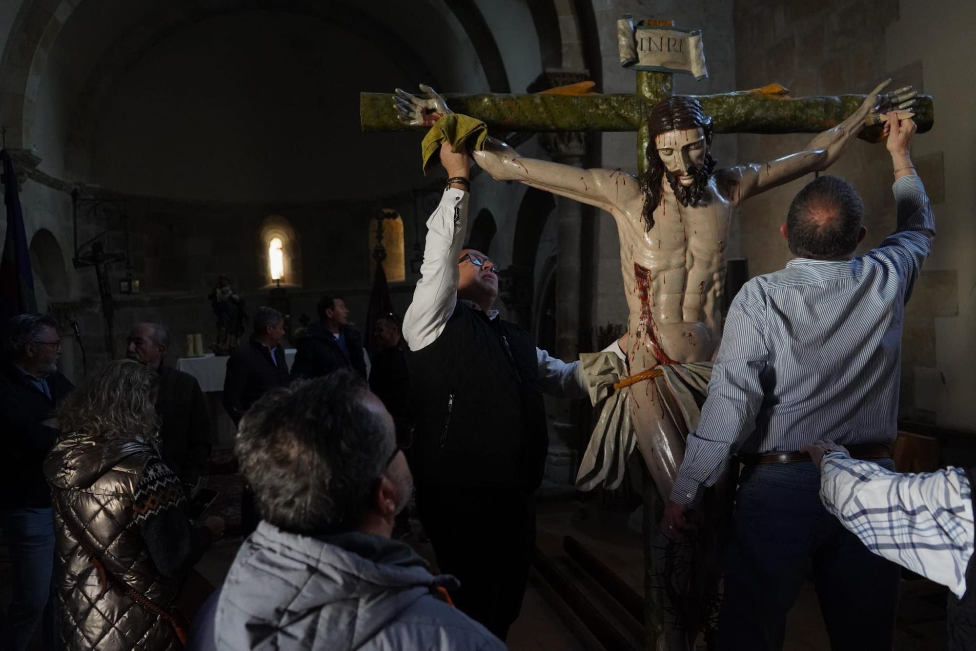 GALERÍA | Descendimiento del Cristo de las Capas Pardas