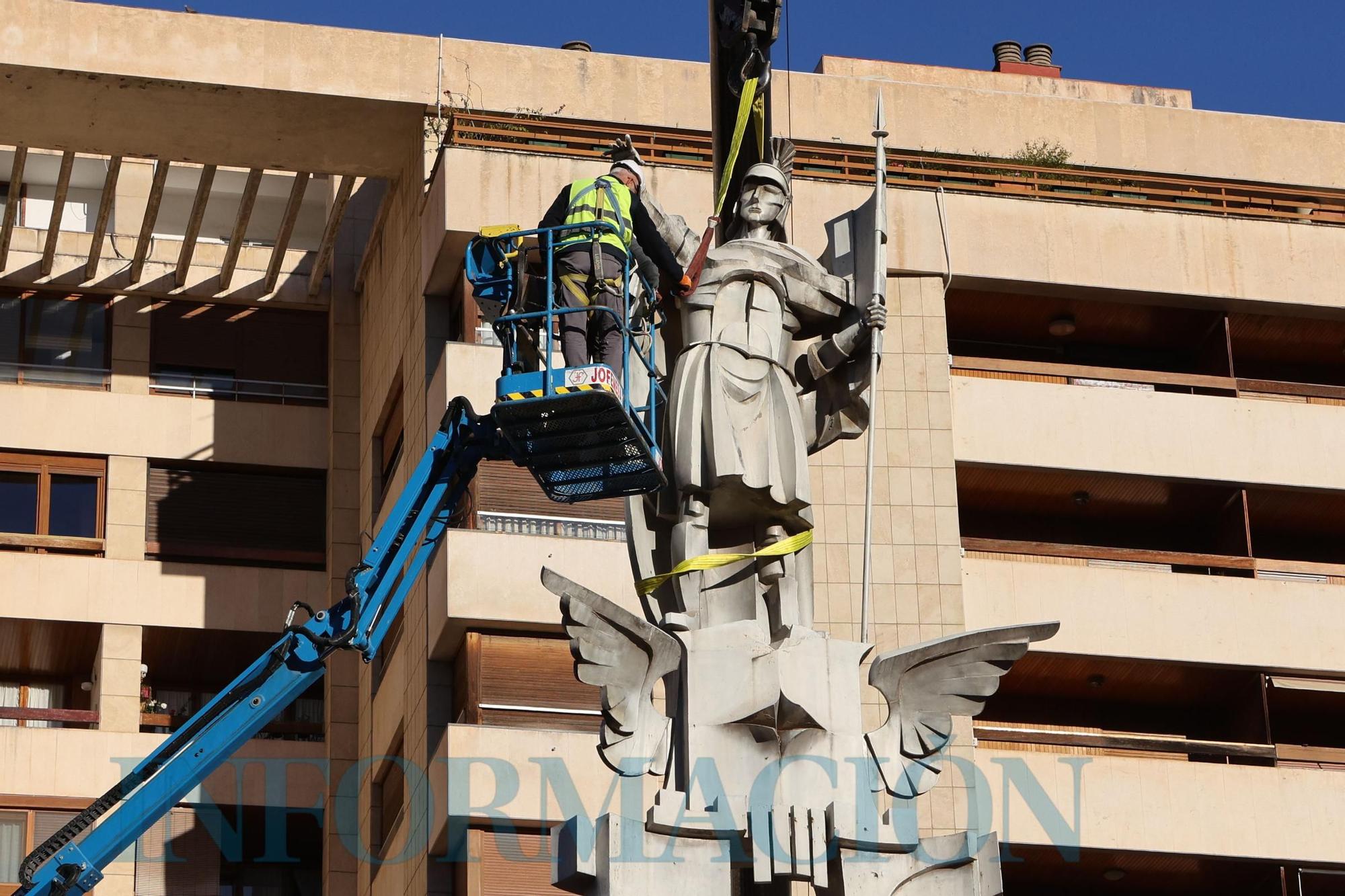 Retiran la imagen de San Jorge de la Rosaleda de Alcoy