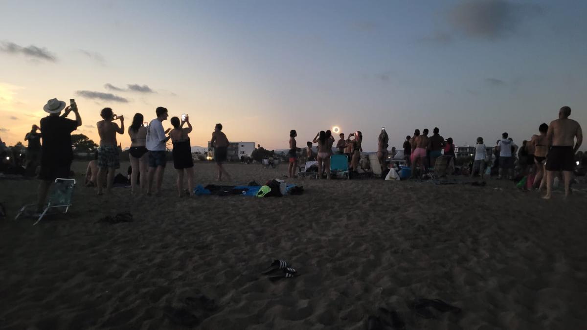 El eclipse desde la costa de Almardà. El eclipse desde la costa de Almardà.