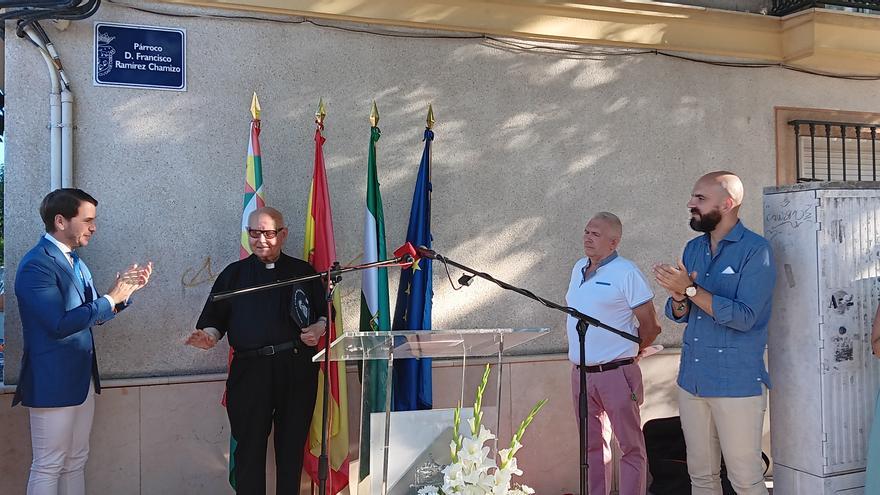 Cabra dedica una calle al párroco Francisco Ramírez Chamizo