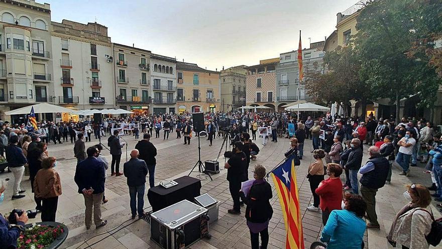 La plaça de l&#039;Ajuntament d&#039;Igualada, amb els concentrats