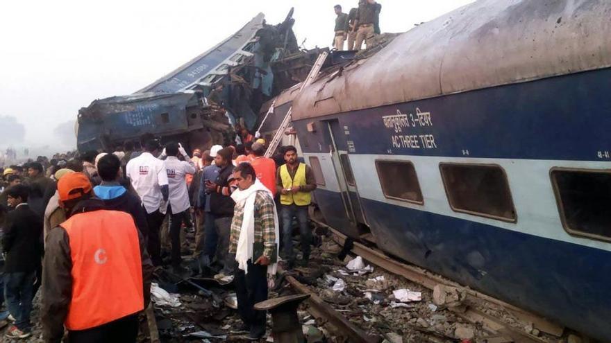 Al menos 95 muertos y 76 hospitalizados por un accidente de tren en la India