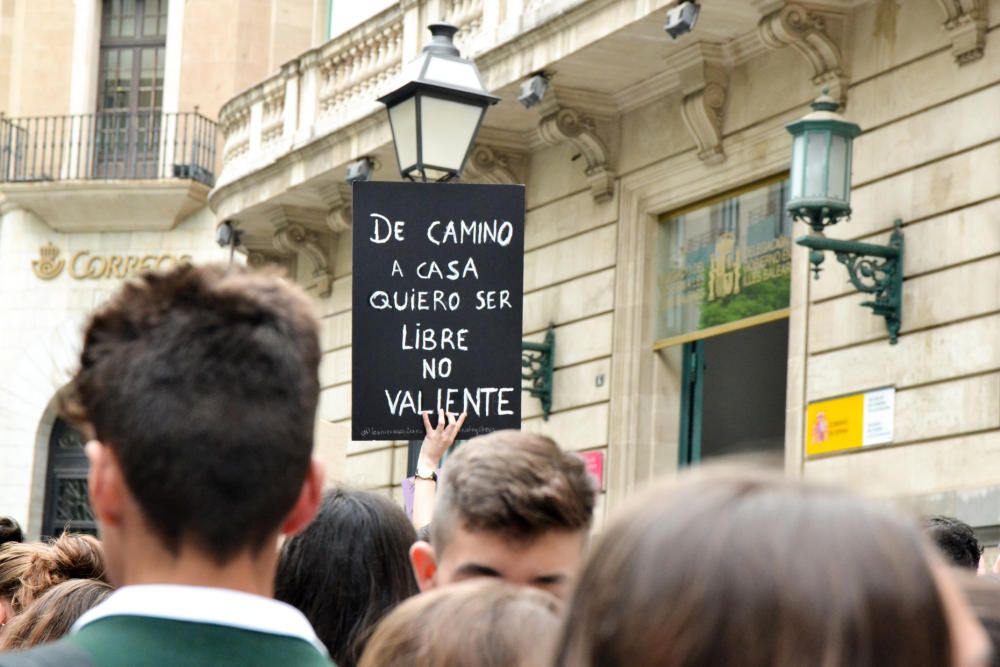 Más de 500 estudiantes protestan en Palma contra la sentencia de 'La Manada'
