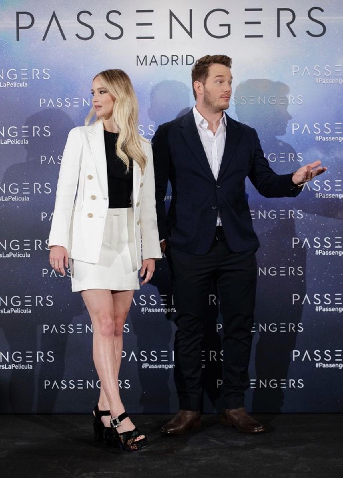 Jennifer Lawrence y Chris Pratt en el estreno de Passengers, Madrid