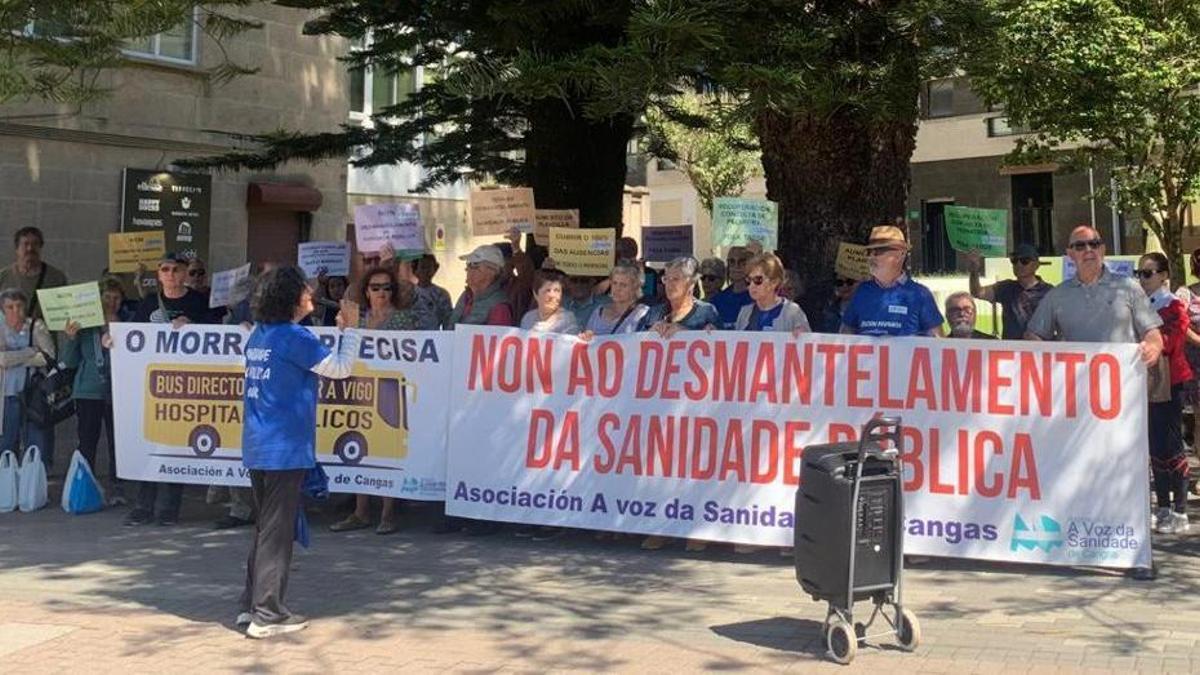 Un momento de la protesta en los Xardíns de Andrea.