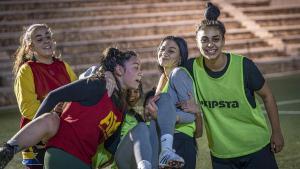 El primer equipo de fútbol femenino de La Mina se crea con mayoría de jugadoras gitanas