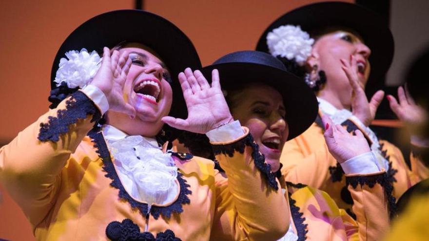 Vicky López, presidenta y solista de Valkirias, rondalla ganadora del Carnaval 2020