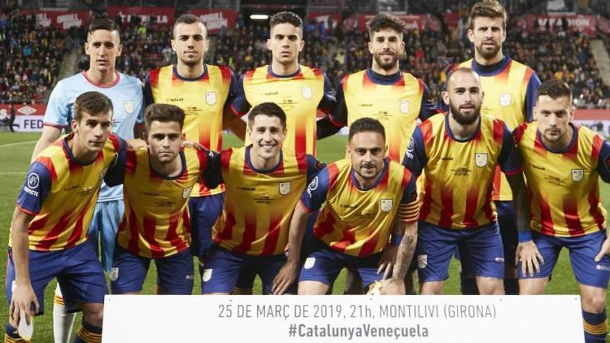 Edgar Badía, arriba a la izquierda, en el once inicial de la selección de Cataluña