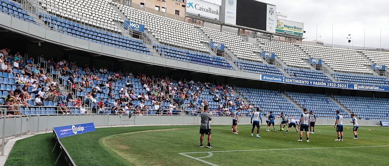 Entrenamiento del CD Tenerife a puerta abierta