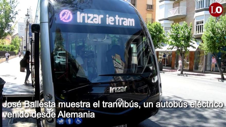 Ballesta trae el tranvibús a Murcia