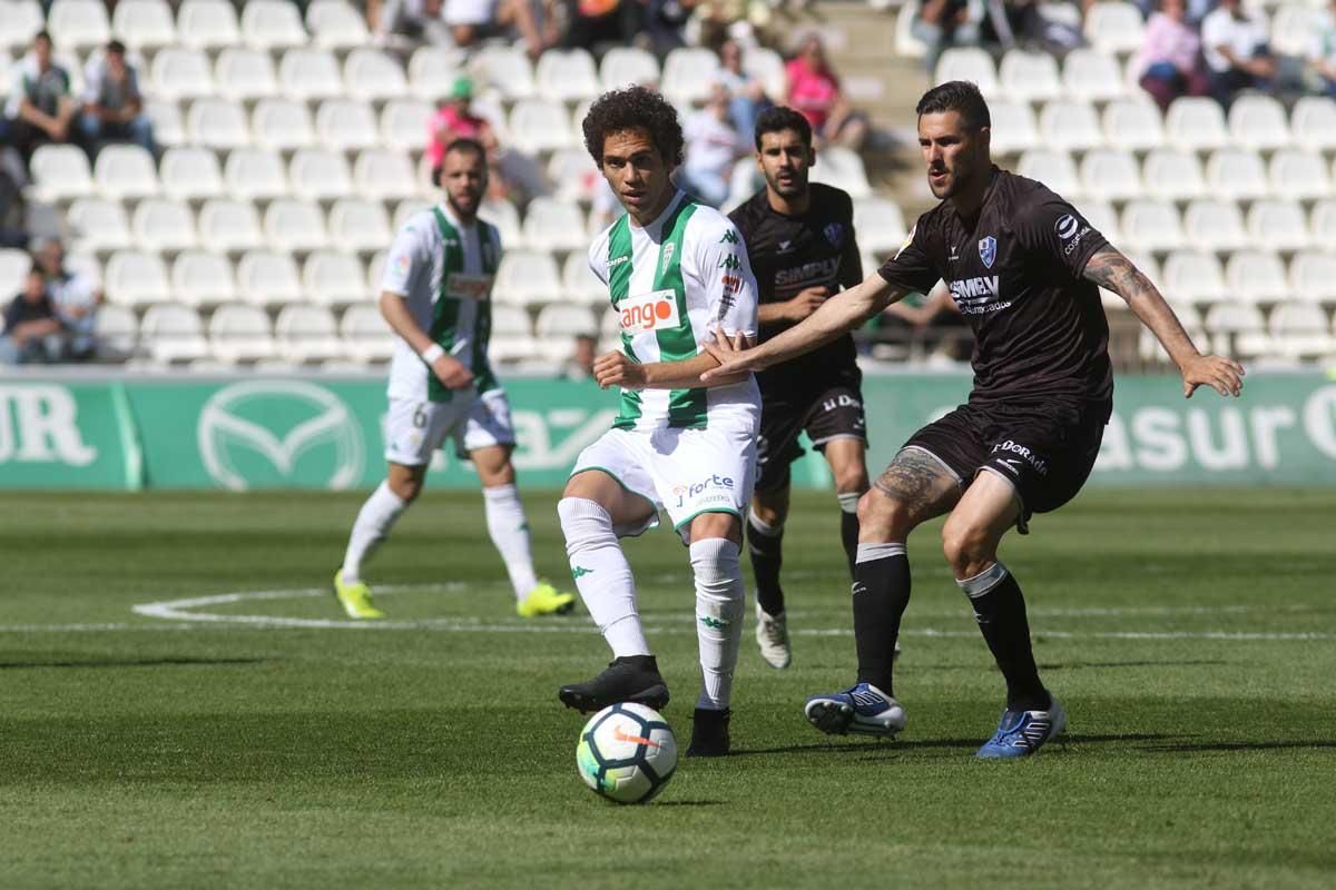 El Córdoba plantó cara al Huesca, pero murió en la orilla