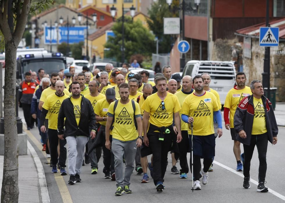 LLegada de los trabajadores de Alcoa a Oviedo.