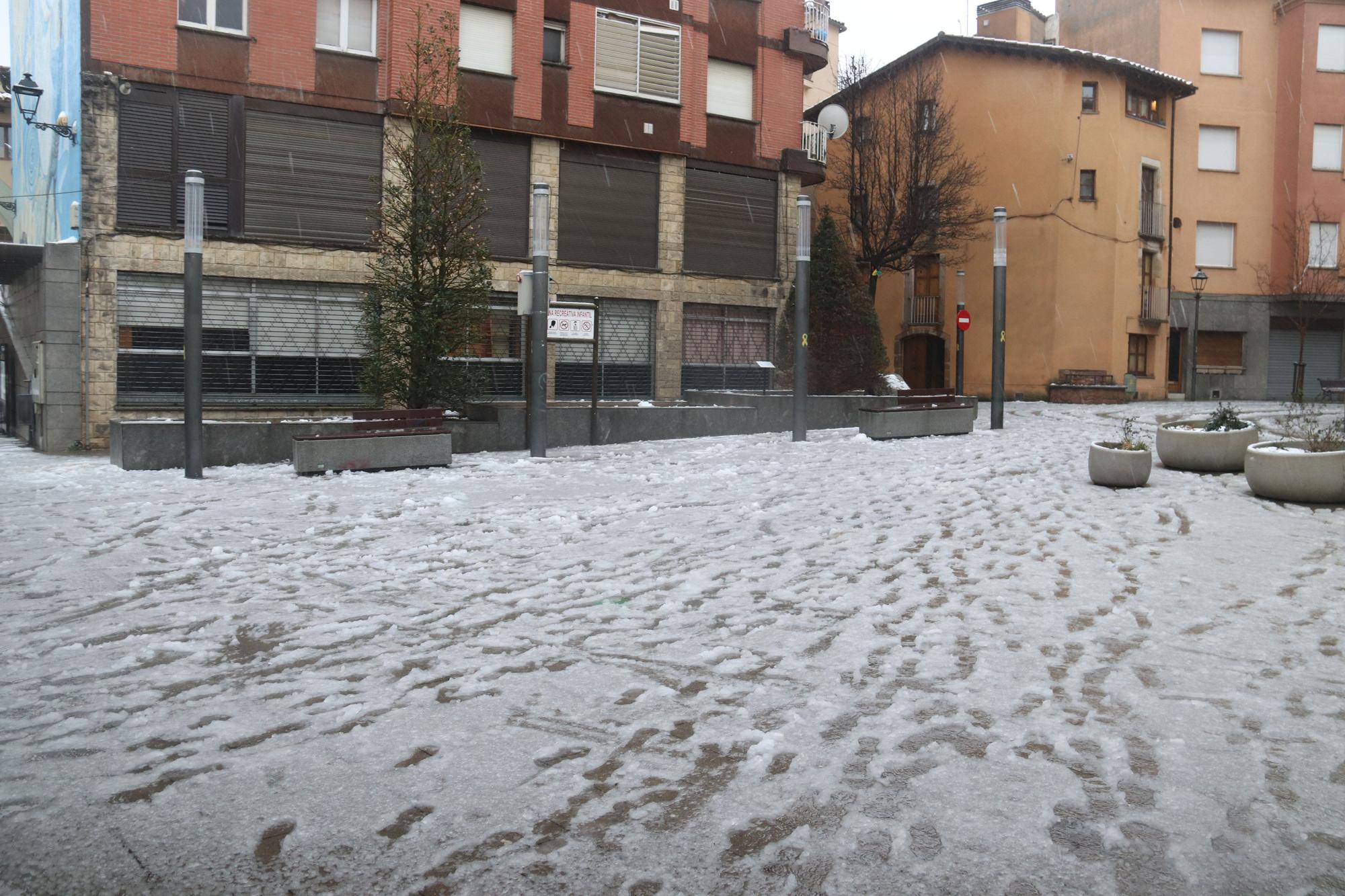 Sant Hilari Sacalm amb la neu mig fosa per la pluja.