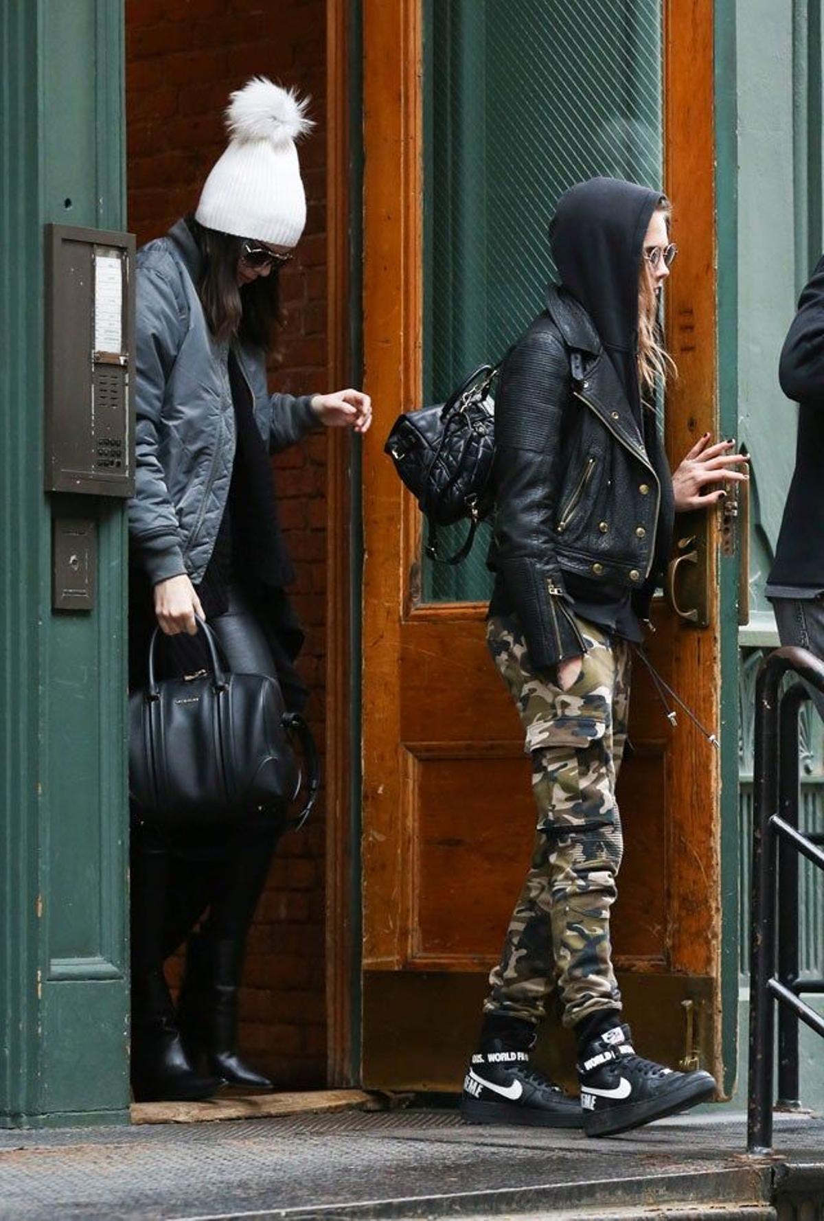 Cara Delevingne y Kendall Jenner de paseo por Nueva York