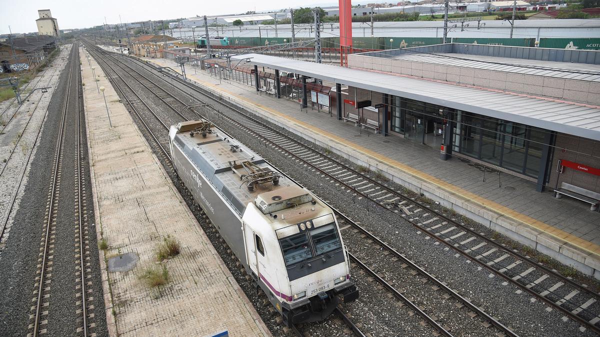 El atropello se ha producido en la playa de vías de la estación de Casetas, en Zaragoza.