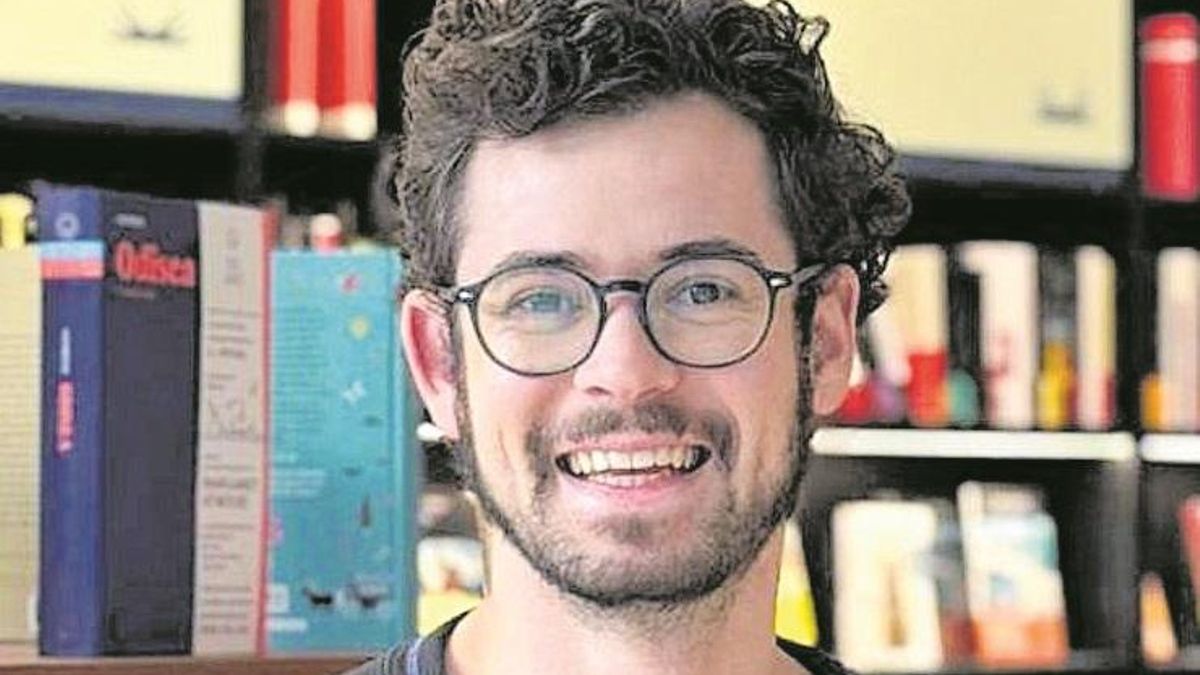 El corrector Gustavo Morales Ramírez.