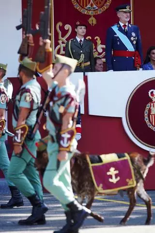 El desfile del 12-O se celebra en Madrid con abucheos a distancia para Sánchez