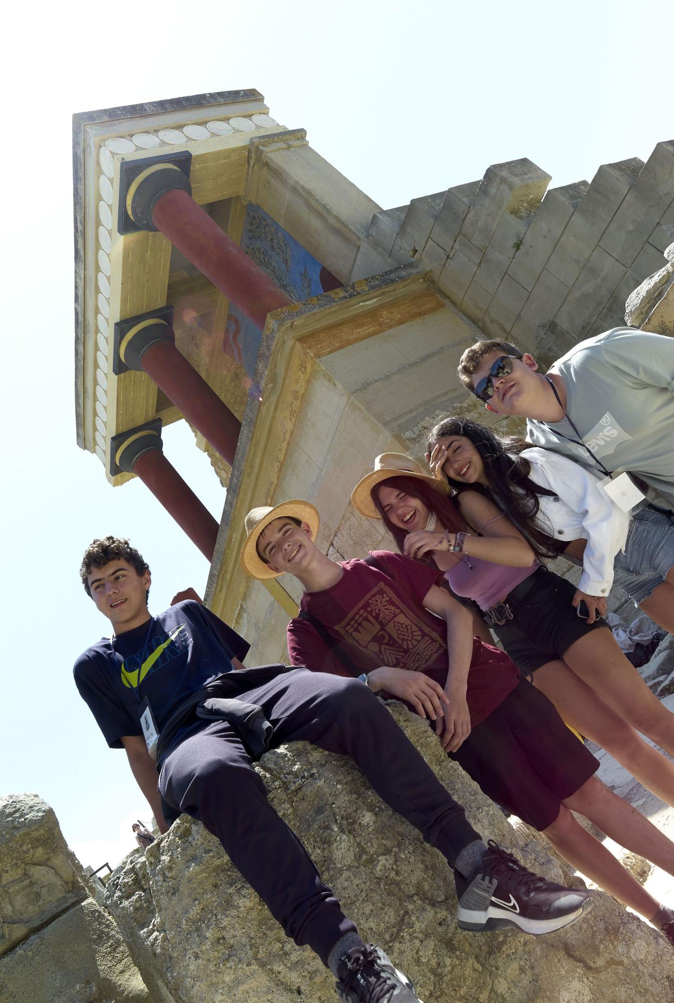 Los alumnos oscenses en el palacio de Knossos en Heraklion, la capital de la isla de Creta.