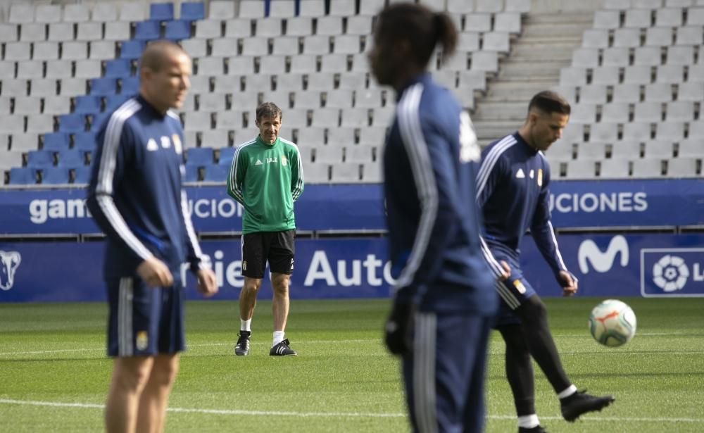 Entrenamiento del Real Oviedo de fútbol en el Carl