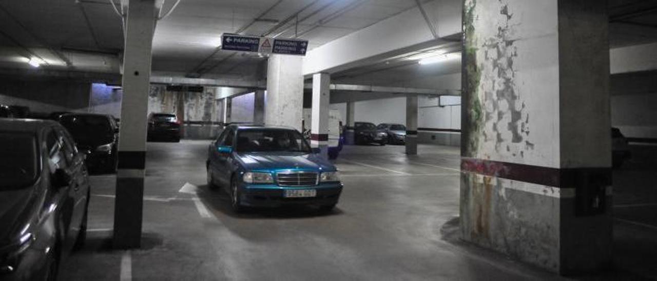 El parking que ostenta Proinsa se encuentra en un estado calamitoso desde hace años. |  // IÑAKI ABELLA