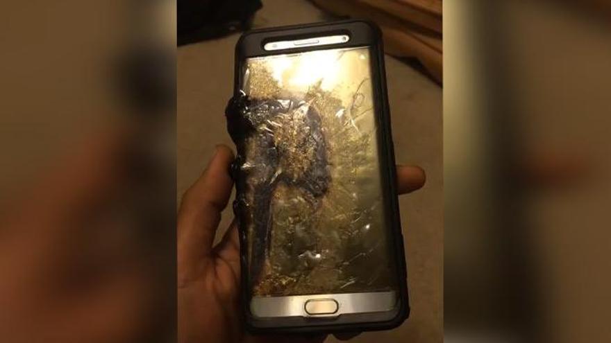 Un Samsung Galaxy Note 7 reemplazado se incendia y obliga a desalojar un avión