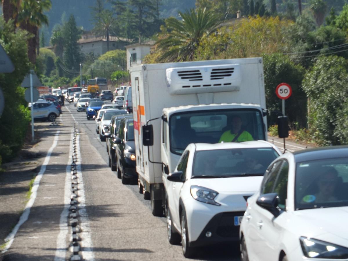 El colapso de vehículos ha vuelto a tomar protagonismo en Sóller.