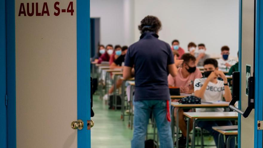 Salud estudia retirar las mascarillas en las aulas