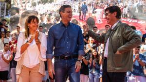 Els interessos creuats de Pedro Sánchez i Salvador Illa davant la negociació de la investidura