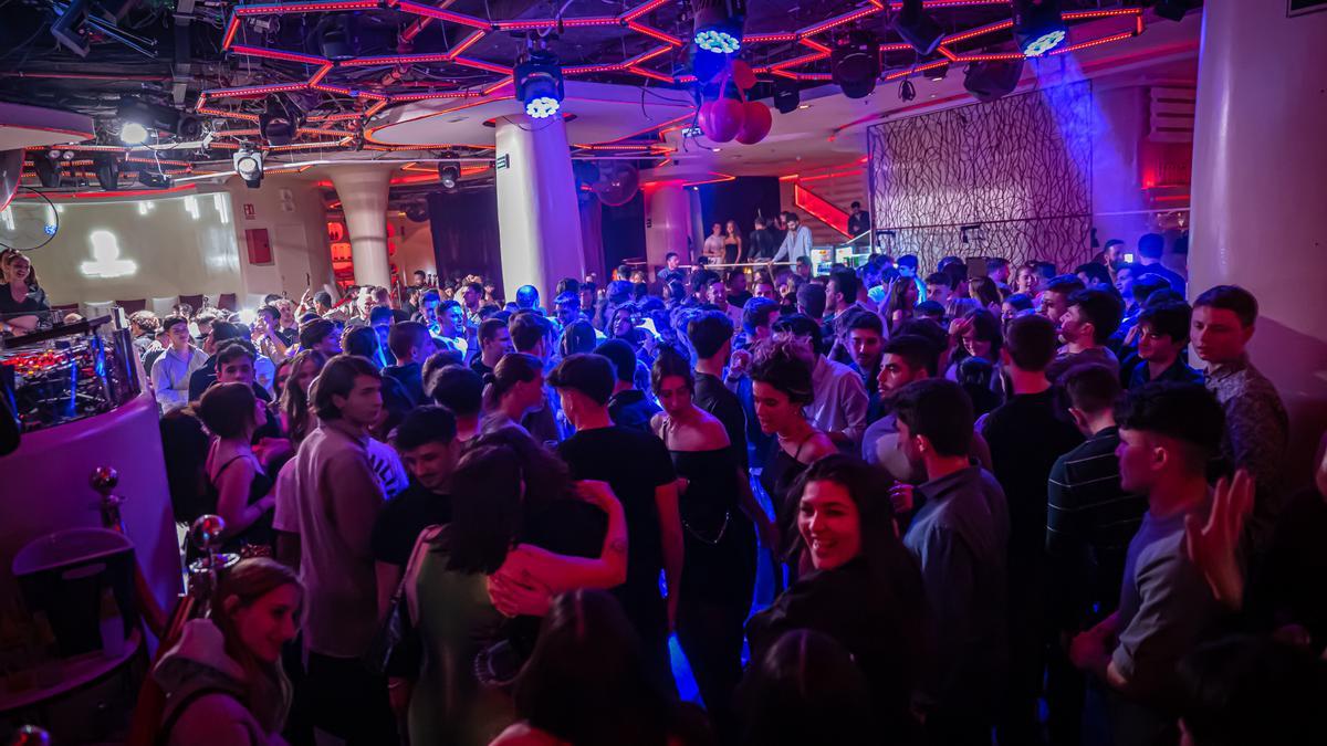 Mariscadas, copas y discoteca: el MWC anima la noche de Barcelona